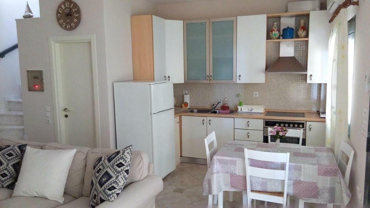 Cute Maisonette No2 On Coastal Sidewalk นิกิติ ภายนอก รูปภาพ