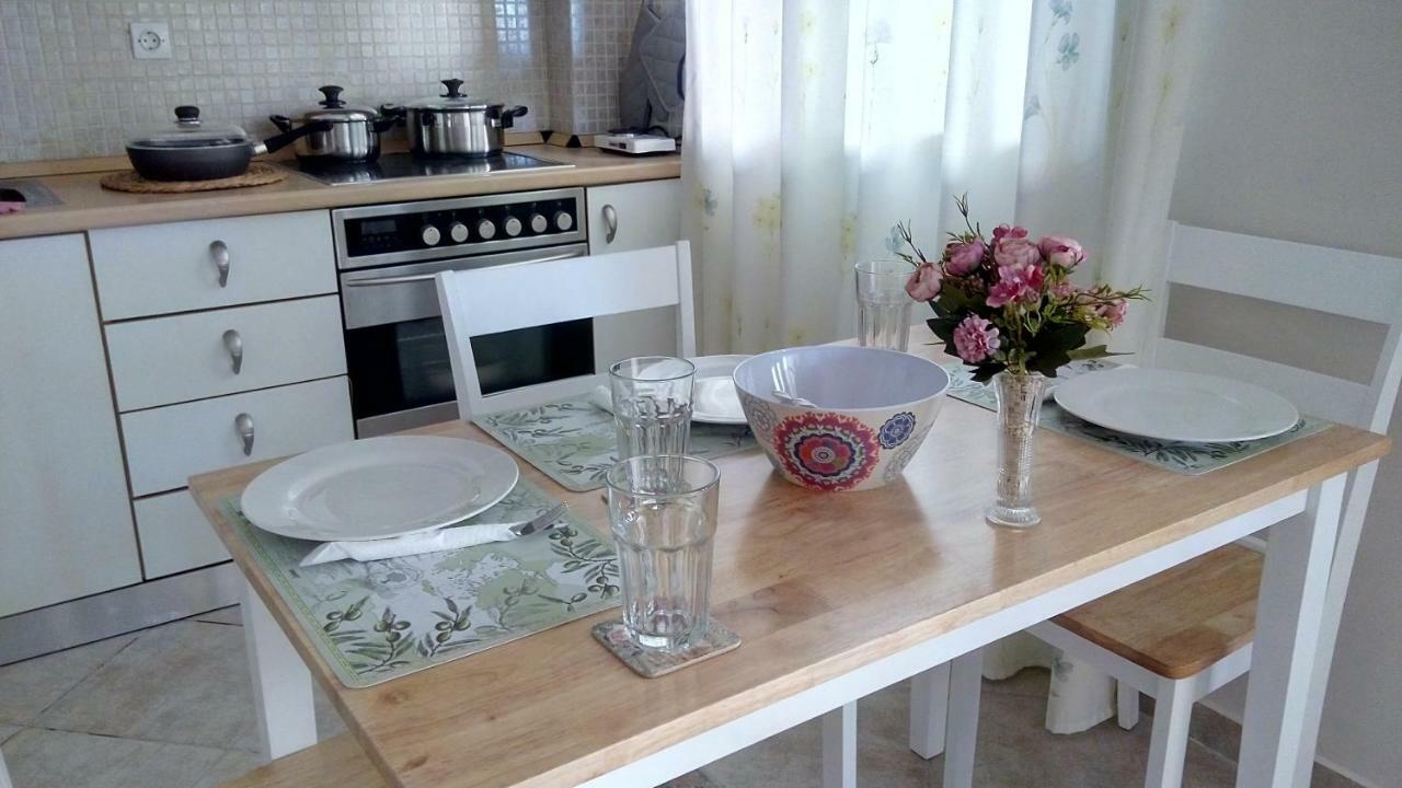 Cute Maisonette No2 On Coastal Sidewalk นิกิติ ภายนอก รูปภาพ