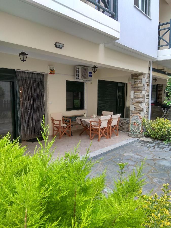 Cute Maisonette No2 On Coastal Sidewalk นิกิติ ภายนอก รูปภาพ